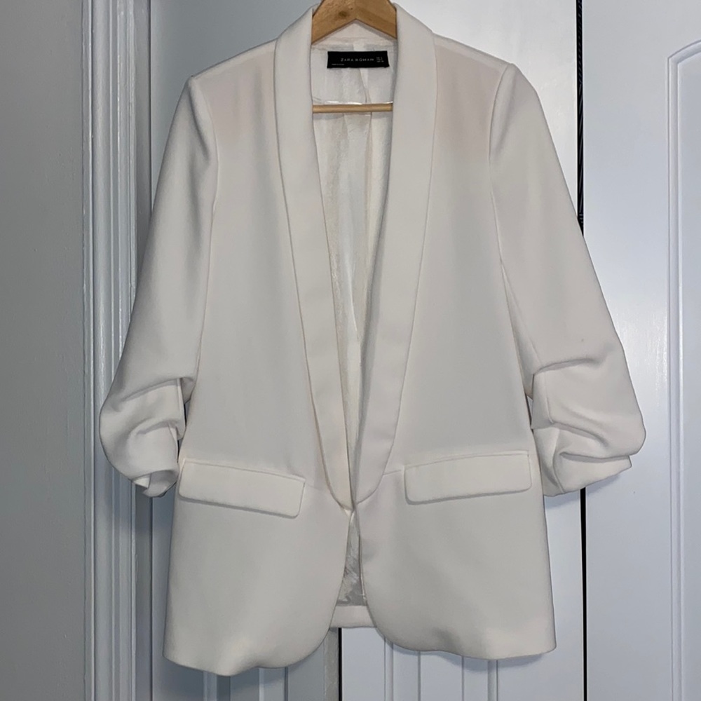 Zara White Blazer Gem